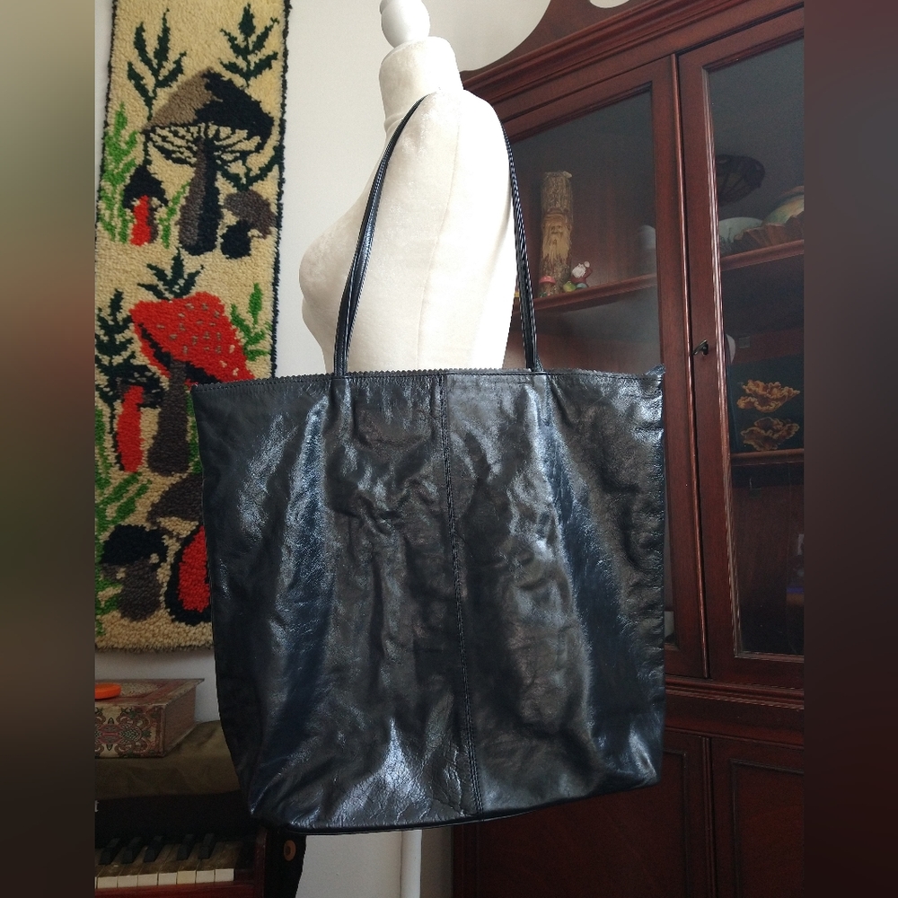 Latico NJ Nora distressed black leather purse with floral lining Large